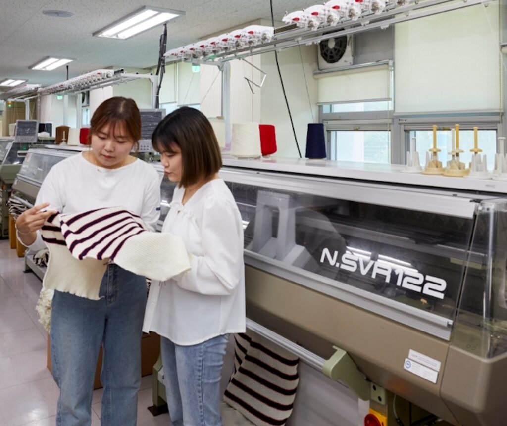 Hanyang Women’s University knit lab with Shima Seiki knitting equipment